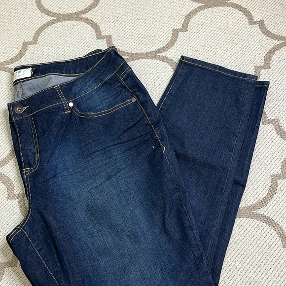 torrid Denim - Torrid Curvy Skinny Dark Blue Denim Jeans, size 18 Extra Short
